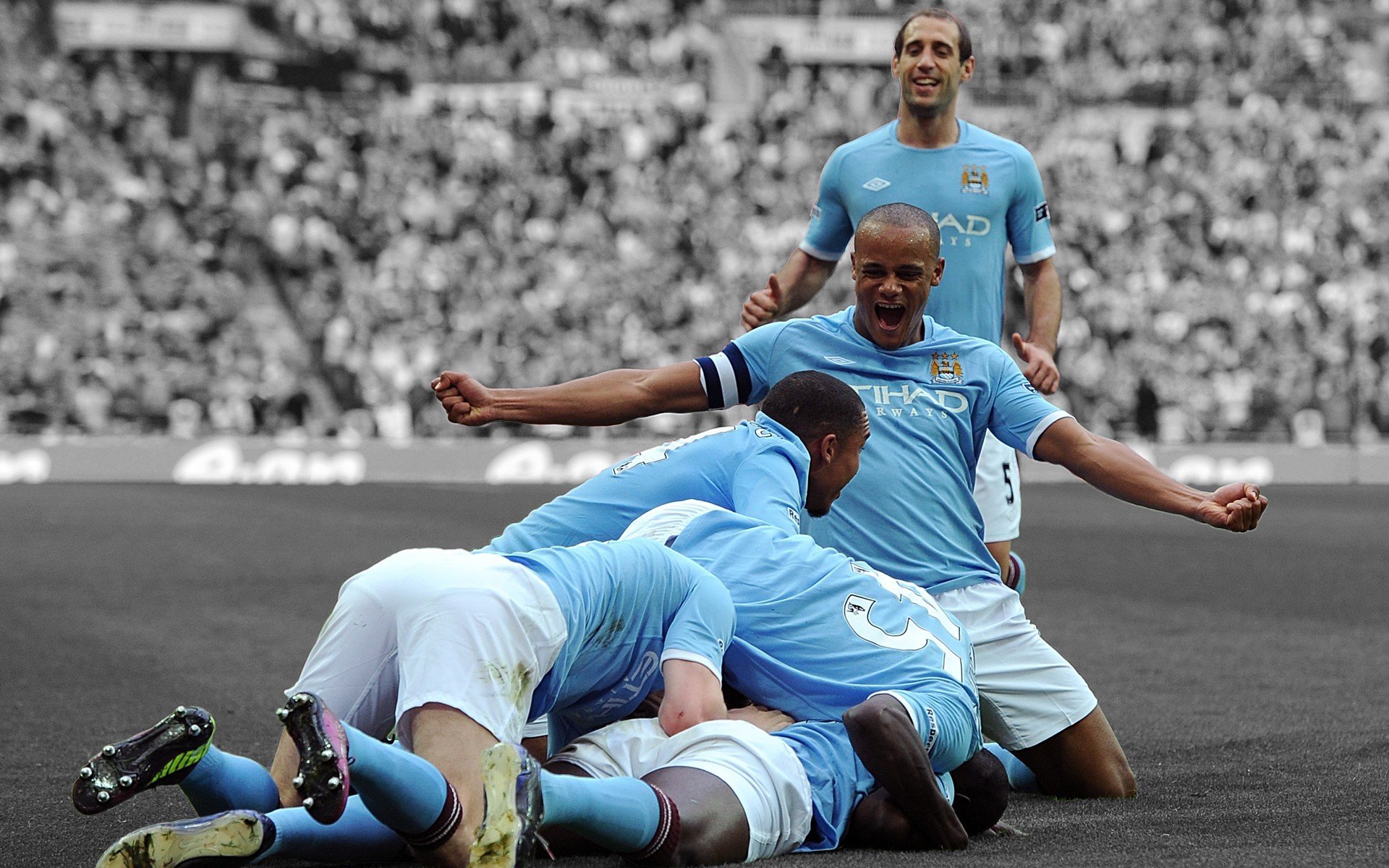 开云入口-阿姆斯特丹的致敬，一场列队，两种风度，阿姆斯特丹的致敬，一场列队，两种风度